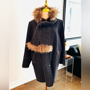 Epsilon Canada Wool Coat with Fur Trim – Size M